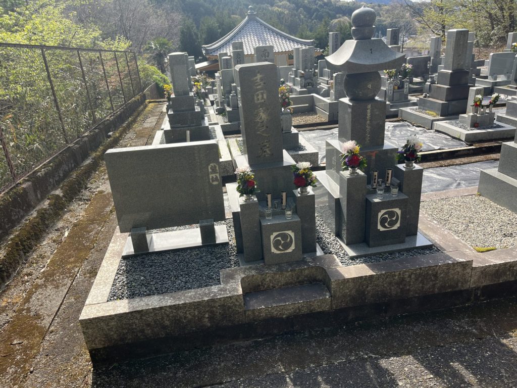 岐阜市三田洞　珠泉院　墓所解体前