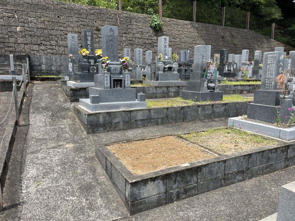 鷺山小学校前の墓地　お墓じまい後